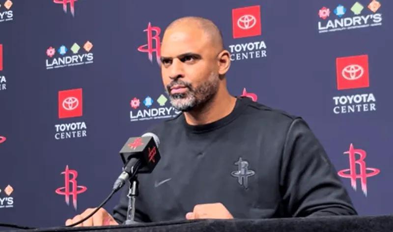 bob半岛体育官网-乌度卡拒背锅！发布会直指球员懒惰+申京问题，却不反思末节执教