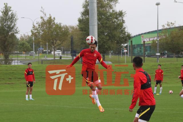 bob半岛体育平台-亚运队唯一中锋直接上首发？新帅用法有别扬科维奇